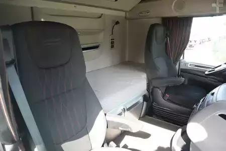 Outro 2020 DAF XF 480 | 4X2 | LOWDECK | 2X TANK | PARKING AIRCO (19)