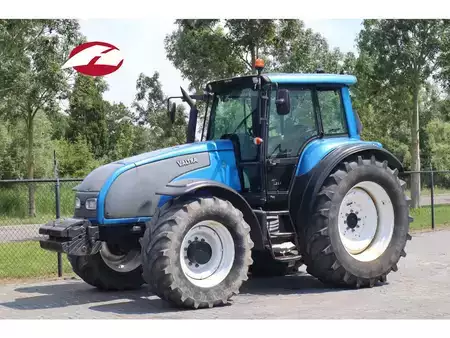Outro 2009 Valtra T160 AC5.5 | DUTCH MACHINE | MANUEL | POWERSHIFT (1)