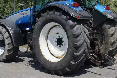 Outro 2009 Valtra T160 AC5.5 | DUTCH MACHINE | MANUEL | POWERSHIFT (11)