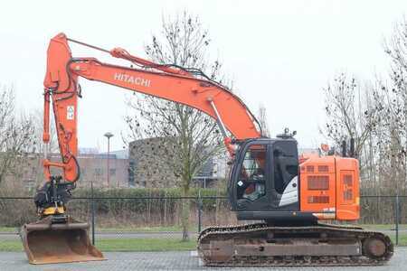 Beltegraver 2018 Hitachi ZX225 USRLC-6 | ROTOTILT | BUCKET | GOOD CONDITION (1)