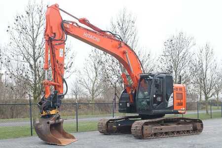 Beltegraver 2018 Hitachi ZX225 USRLC-6 | ROTOTILT | BUCKET | GOOD CONDITION (2)