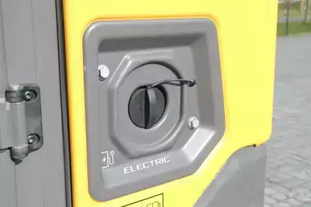 Minibagry 2021 Volvo ECR25 ELECTRIC | JECR25D | TILTBUCKET | BUCKET | L (18)