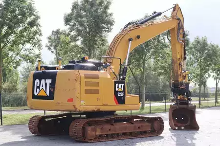 Hydraulic Excavators 2017 Caterpillar 323 FL | 3D GPS | ROTOTILT | RIPPER | 3X BUCKET (6)