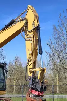 Rupsgraafmachines 2018 Caterpillar 325 F LCR | ROTOTILT | BUCKET (11)