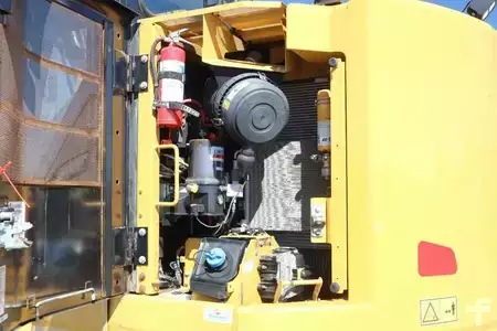 Rupsgraafmachines 2018 Caterpillar 325 F LCR | ROTOTILT | BUCKET (13)