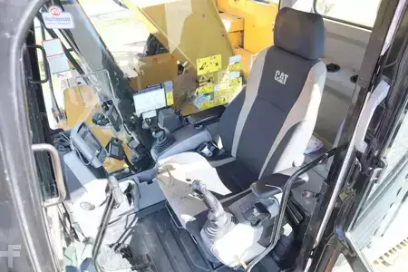 Rupsgraafmachines 2018 Caterpillar 325 F LCR | ROTOTILT | BUCKET (16)