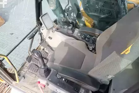 Rupsgraafmachines 2012 Volvo EC220D L | BUCKET | QUICK COUPLER | CENTRAL LUBE (16)