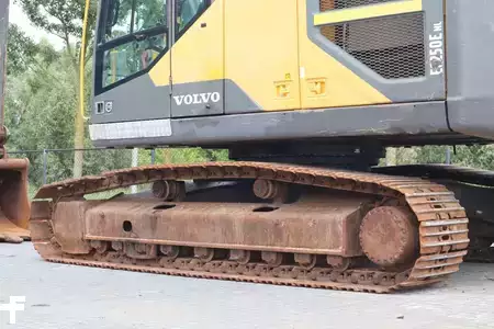 Escavadora de rastos 2014 Volvo EC250E NL | QUICK COUPLER | BUCKET (10)