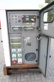 Ostatní 2011 Sdmo R90C3 | 90 KVA | 400 V (12)