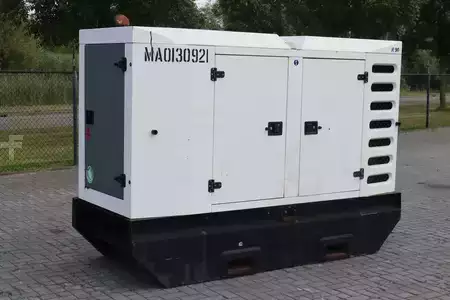 Ostatní 2011 Sdmo R90C3 | 90 KVA | 400 V (3)