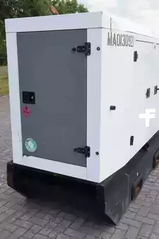 Ostatní 2011 Sdmo R90C3 | 90 KVA | 400 V (4)
