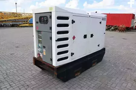 Ostatní 2011 Sdmo R90C3 | 90 KVA | 400 V (7)