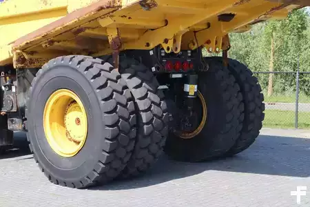 Zalomené klouby-dampry  2023 Komatsu HD405 -8E0 | 77 TON | GOOD TIRES (14)
