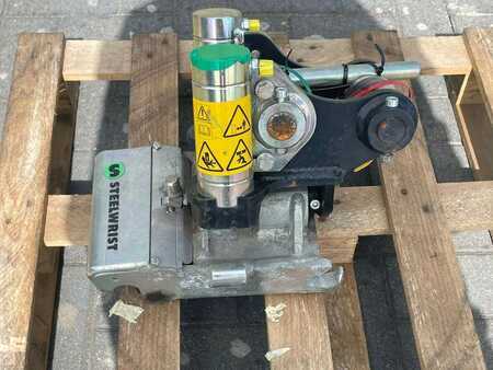 Attachments 2020 Steelwrist TMX S30 -180HA | TILT QUICKCOUPLER | TILTING COUPL (2)