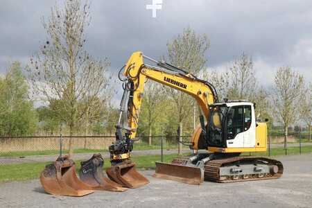 Kettenbagger 2022 Liebherr R914 COMPACT S | ROTOTILT | 3X BUCKET | DOZERBLADE (2)