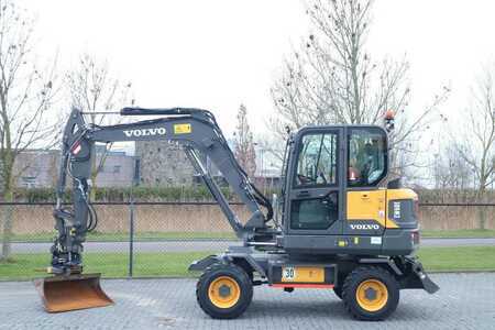 Minigraver 2022 Volvo EW 60 E | DEMO | 30 KM/H | ROTOTILT + GRIPPER | BU (1)