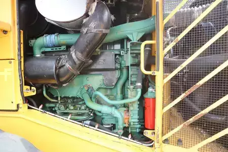 Wielladers 2009 Volvo L180 F HL | HIGH-LIFT | LOG STACKER | HOLZ GRAPPLE (13)