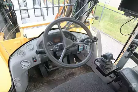 Wielladers 2009 Volvo L180 F HL | HIGH-LIFT | LOG STACKER | HOLZ GRAPPLE (17)