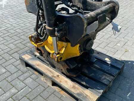 Attrezzatura 2017 Engcon S70 | TILT ROTATOR | ROTOTILT (10)