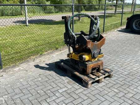 Attrezzatura 2017 Engcon S70 | TILT ROTATOR | ROTOTILT (3)