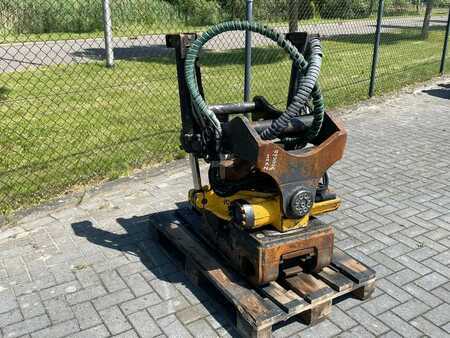 Attrezzatura 2017 Engcon S70 | TILT ROTATOR | ROTOTILT (4)