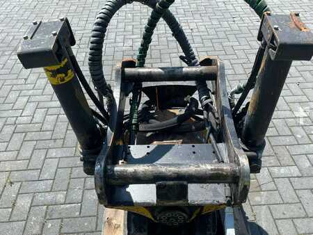 Attrezzatura 2017 Engcon S70 | TILT ROTATOR | ROTOTILT (8)