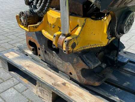 Attrezzatura 2017 Engcon S70 | TILT ROTATOR | ROTOTILT (9)