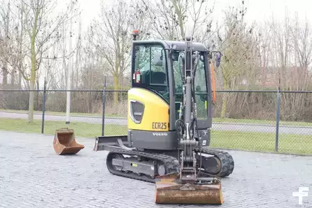 Minibagry 2020 Volvo ECR25 ELECTRIC | JECR25D | TILTBUCKET | BUCKET | L (6)