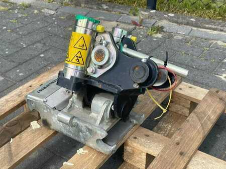 Osprzęt 2020 Steelwrist TMX S30 -180HA | TILT QUICKCOUPLER | TILTING COUPL (1)