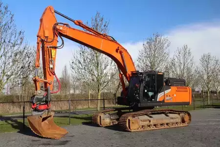 Escavadora de rastos 2021 Hitachi ZX300 LC-7 | ROTOTILT | BUCKET (2)