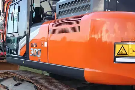Escavadora de rastos 2021 Hitachi ZX300 LC-7 | ROTOTILT | BUCKET (7)