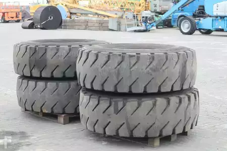 Pozostałe 0 [div] Marangoni 18.00-25 MKS | LIEBHERR 944 | TIRES + RI (4)