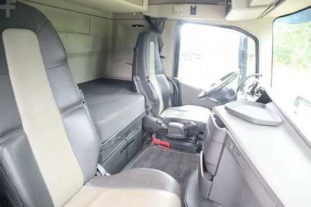 Outro 2016 Volvo FH 13.540 8X4 TIPPER EURO 6 BIG AXLES RETARDER VDS (9)