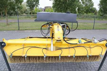 Liitteet 2022 Stark RSW 3000 S | SWEEPER | BRUSH | KEHRMASCHINE | WATE (14)