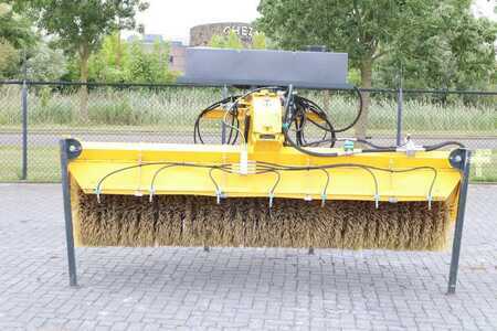 Liitteet 2022 Stark RSW 3000 S | SWEEPER | BRUSH | KEHRMASCHINE | WATE (2)