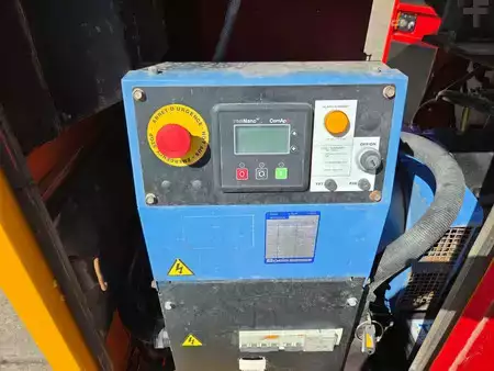 Power Generator 0 SDMO ± 45 kVA met motorschade (9)