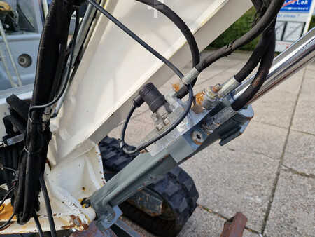 Mini kotrógép 2011 Wacker Neuson 2404RD, kan op een berghelling draaien (21)