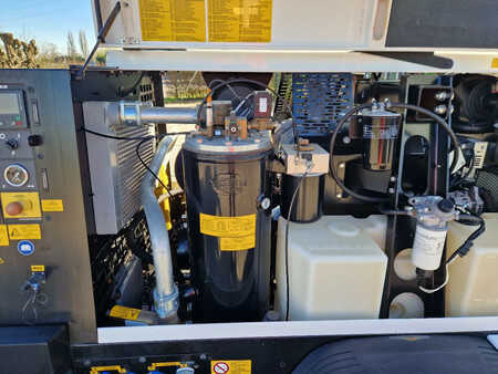 Compressor 2018 KAESER M82 in goede conditie! (7)
