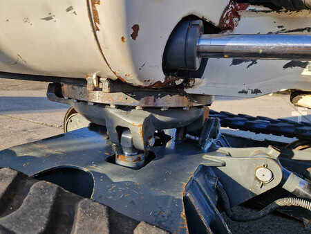 Minigraver 2011 Wacker Neuson 2404RD kan op een berghelling werken (5)