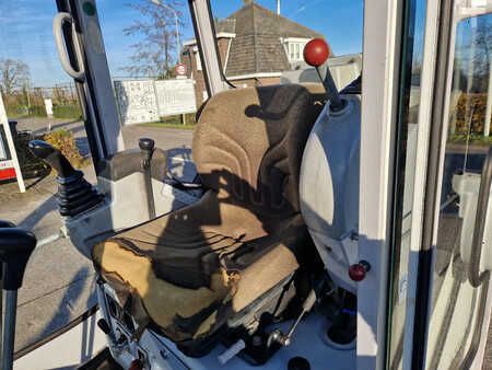 Minigraver 2011 Wacker Neuson 2404RD kan op een berghelling werken (9)