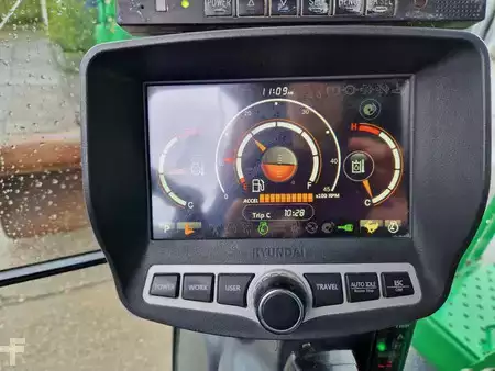 Mobilní bagry 2015 Hyundai Robex 160W-9A with 6-cylinder Cummins (10)