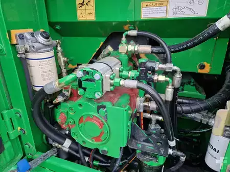 Mobilní bagry 2015 Hyundai Robex 160W-9A with 6-cylinder Cummins (6)