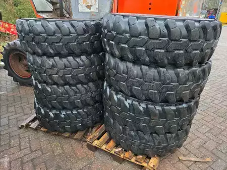 Mobilní bagry 2015 Hyundai Robex 160W-9A with 6-cylinder Cummins (7)