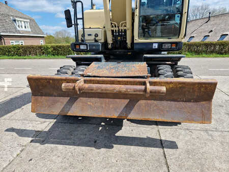 Excavadoras de ruedas 2013 Hyundai Robex 140W-9 met airco (27)