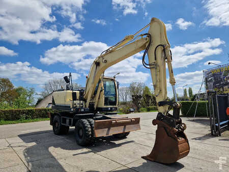 Excavadoras de ruedas 2013 Hyundai Robex 140W-9 met airco (29)