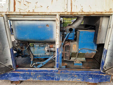 Stromgenerator 0 [div] geluidgedempt aggregaat met Stamford generator 72.5 kVA (11)