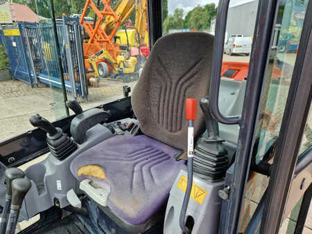 Mini-koparki 2019 Kubota KX019-4 CW05 met 2 bakken (8)