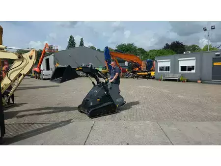 Laderaupe 2024 Mattson Mattson ML525Y mini rups schranklader / skid steer loader DEMOMODEL (14)