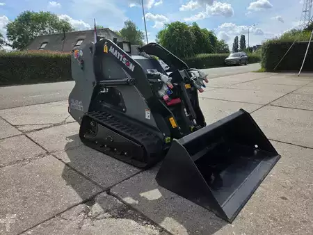 Laderaupe 2024 Mattson Mattson ML525Y mini rups schranklader / skid steer loader DEMOMODEL (2)