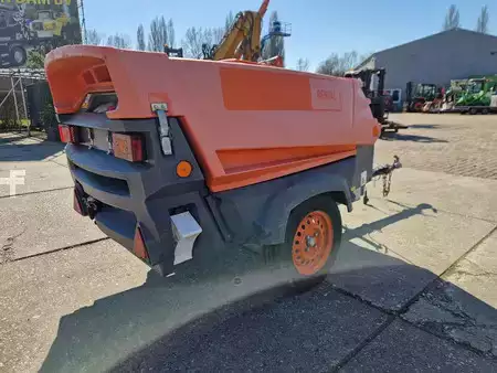 Kompresor 2013 Atlas Copco XAS57 in nette staat (4)